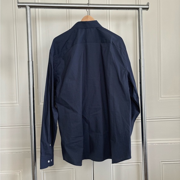 Old Navy Pro Signature Shirt Go Dry Slim Fit - Picture 3 of 4